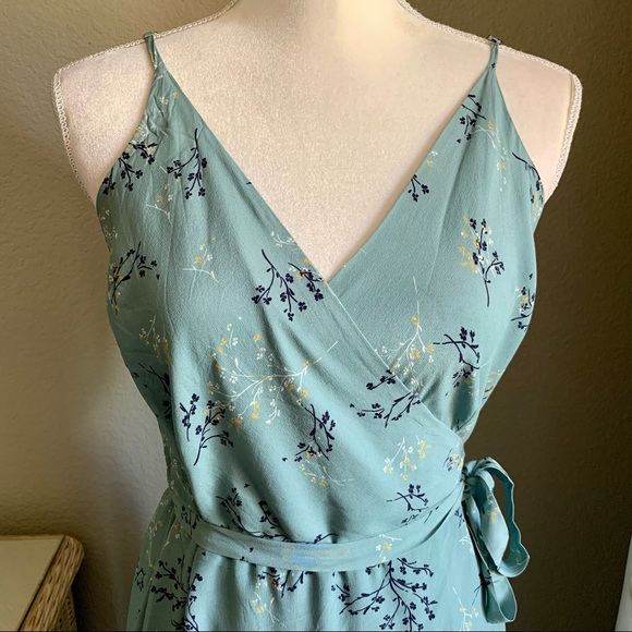 Amour Vert Varden Silk Wrap Dress - Picture 3 of 8